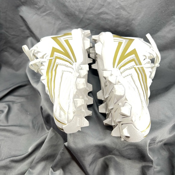 Men's Adidas Freak Spark MD 23 Football Cleat / White Gold / HP7711 / Size 6 - Picture 4 of 8